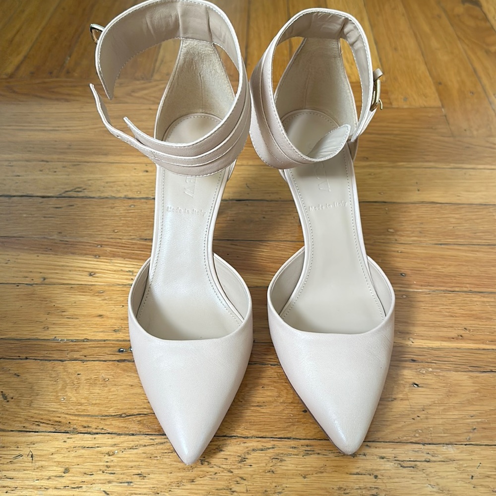 JCrew Quinn ankle cuff leather Pump in beige stone size 7.